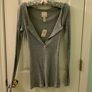 UNWORN Hollister Gray knit long sleeve tee
